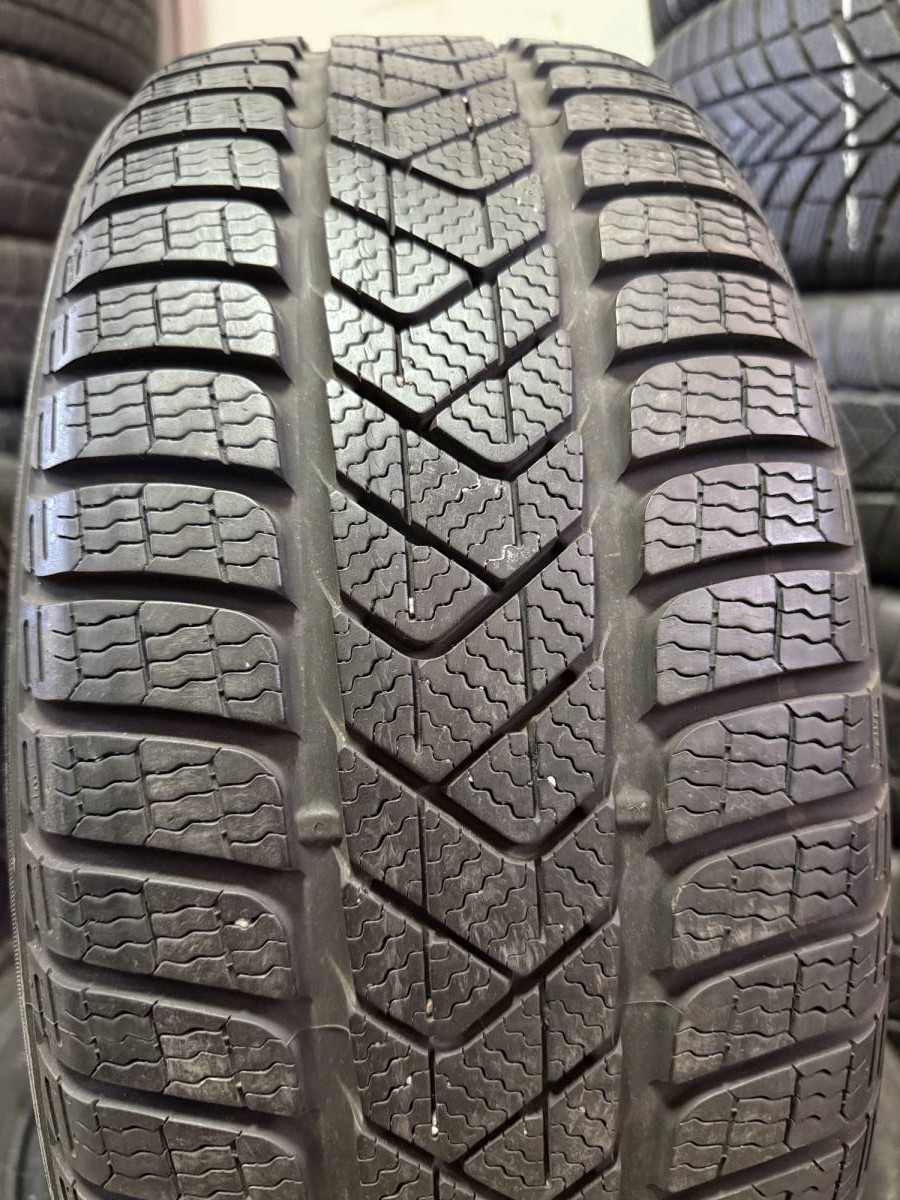 Zimske gume Pirelli Sottozero 3 215/55R17 / 4 komada