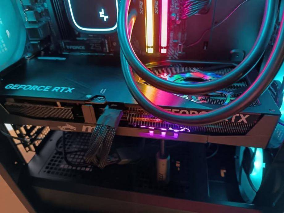 4K Gaming PC, R7 9800X3D, 5080, 32gb, 1TB, 240mm, 1000W