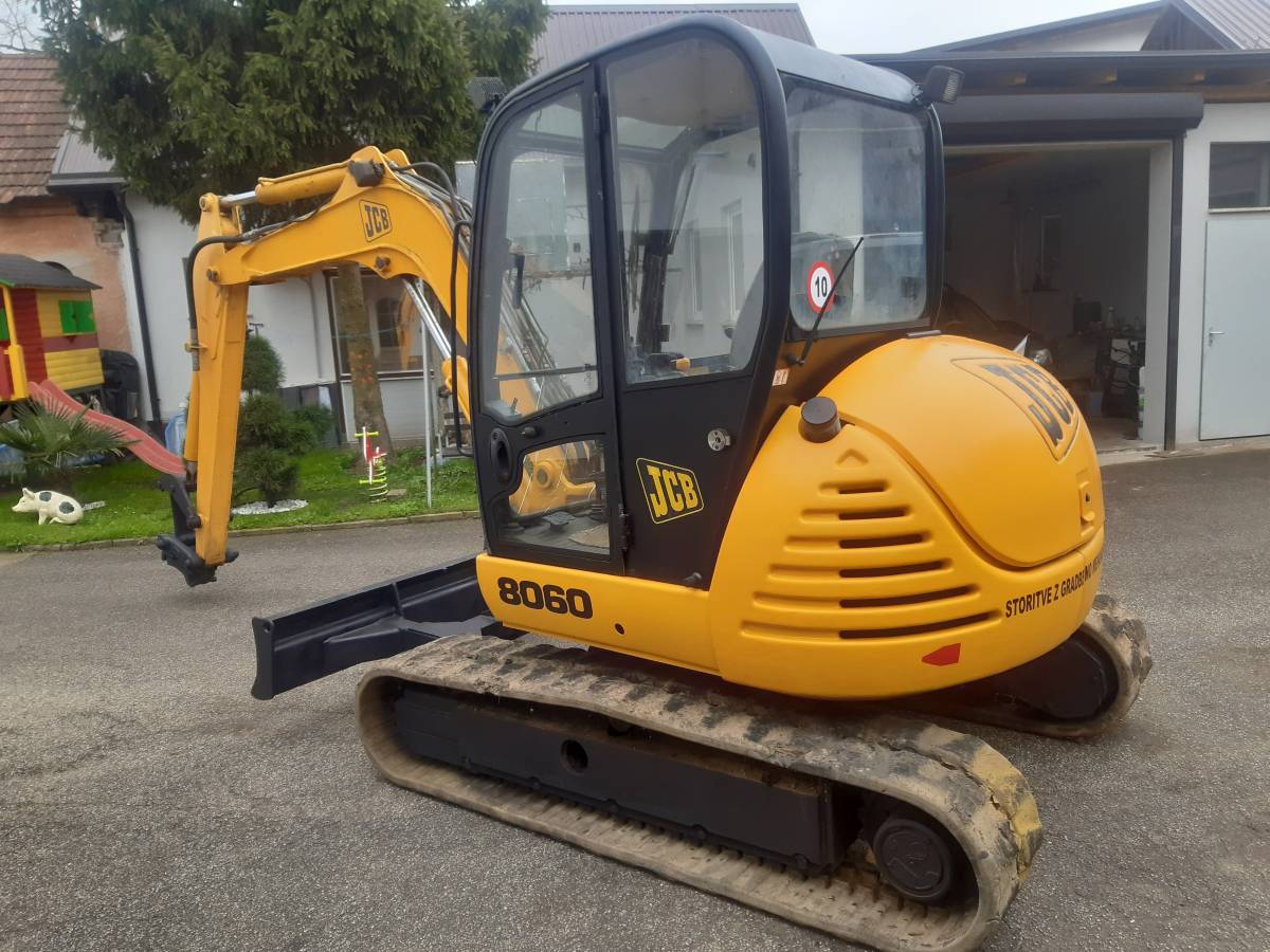 bager JCB- 6 tona