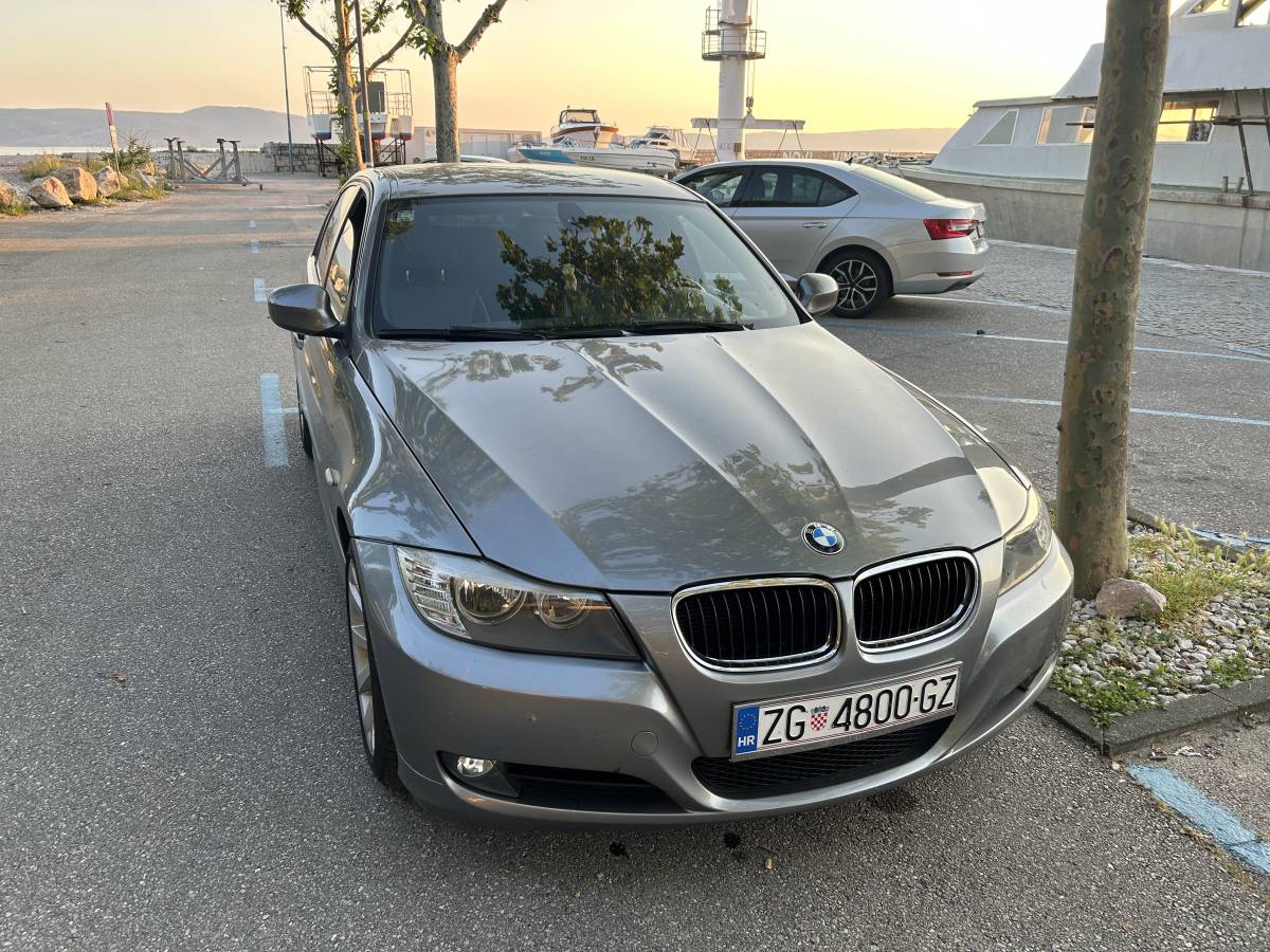 BMW E90 318D LCI