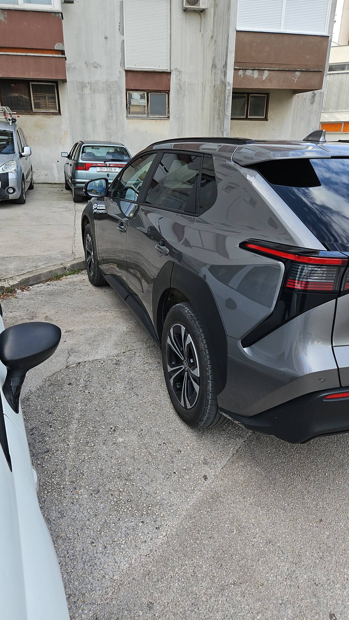 BZ4X TOYOTA ELEKTRIČNI