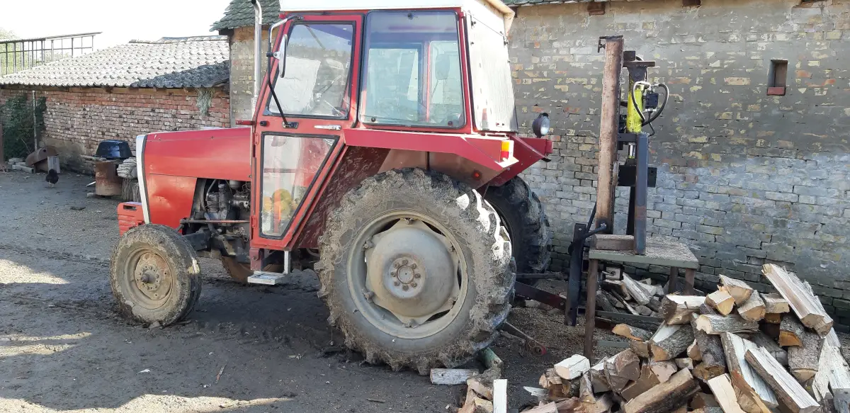 Cjepač za drva hidraulični na kardan