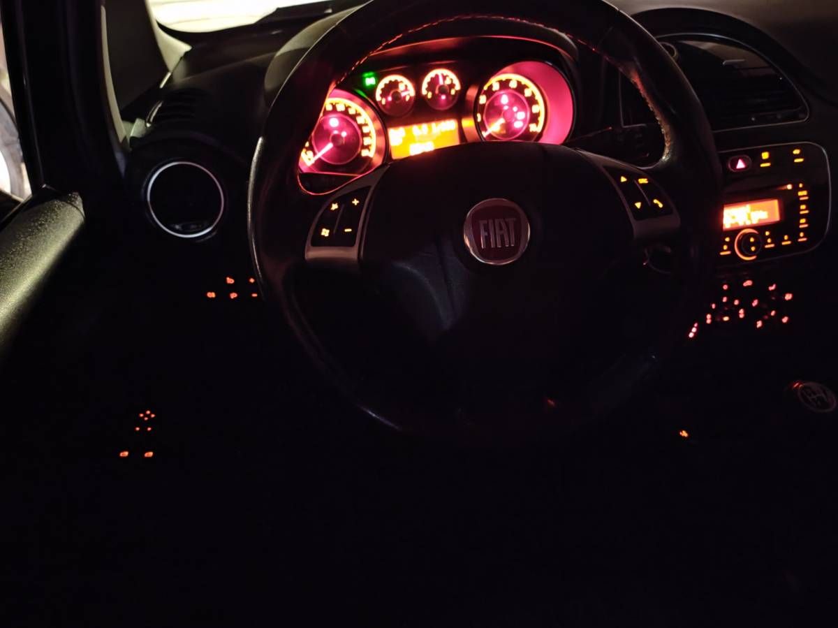 Fiat Punto EVO 1,2 8v - Full oprema, reg. 1 god., veliki i mali servis