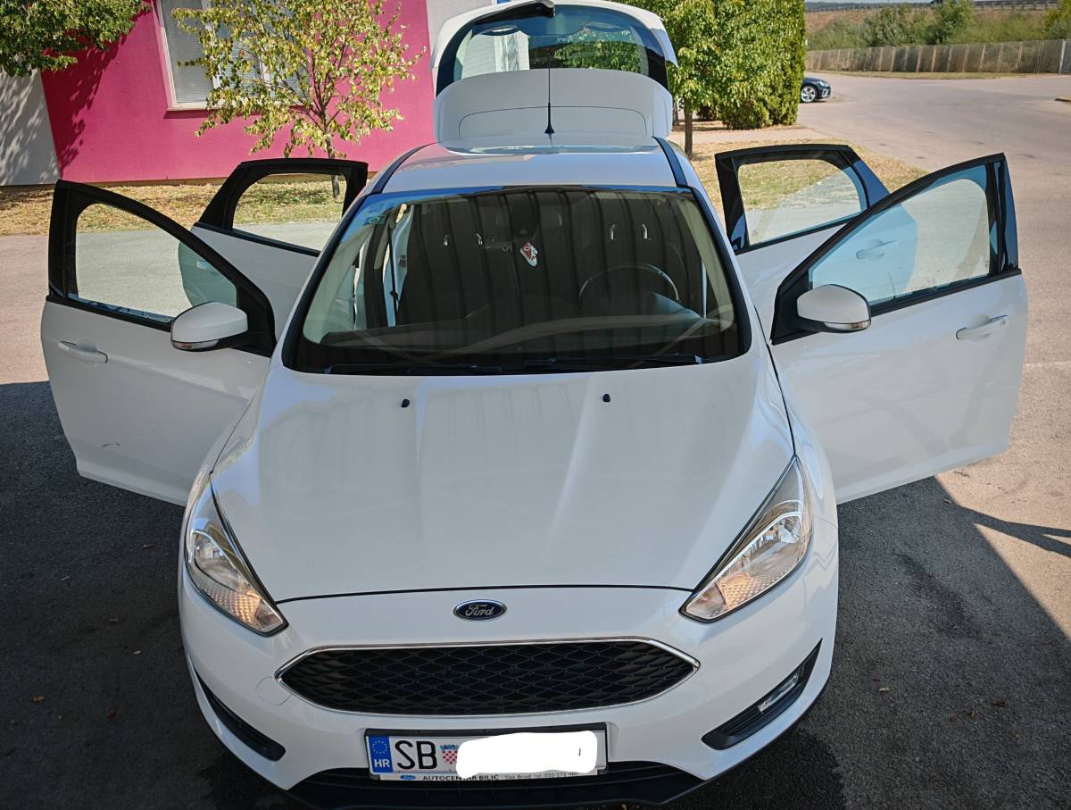 Ford Focus 1.0 GTDI Bussiness 2016.