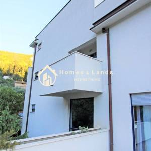 Klek,2-etažni apartman 71,50m2 s terasom i pogledom na pelješki most