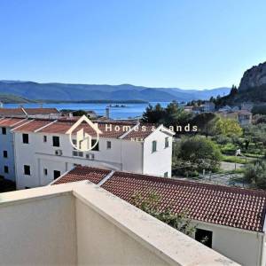 Klek,2-etažni apartman 71,50m2 s terasom i pogledom na pelješki most