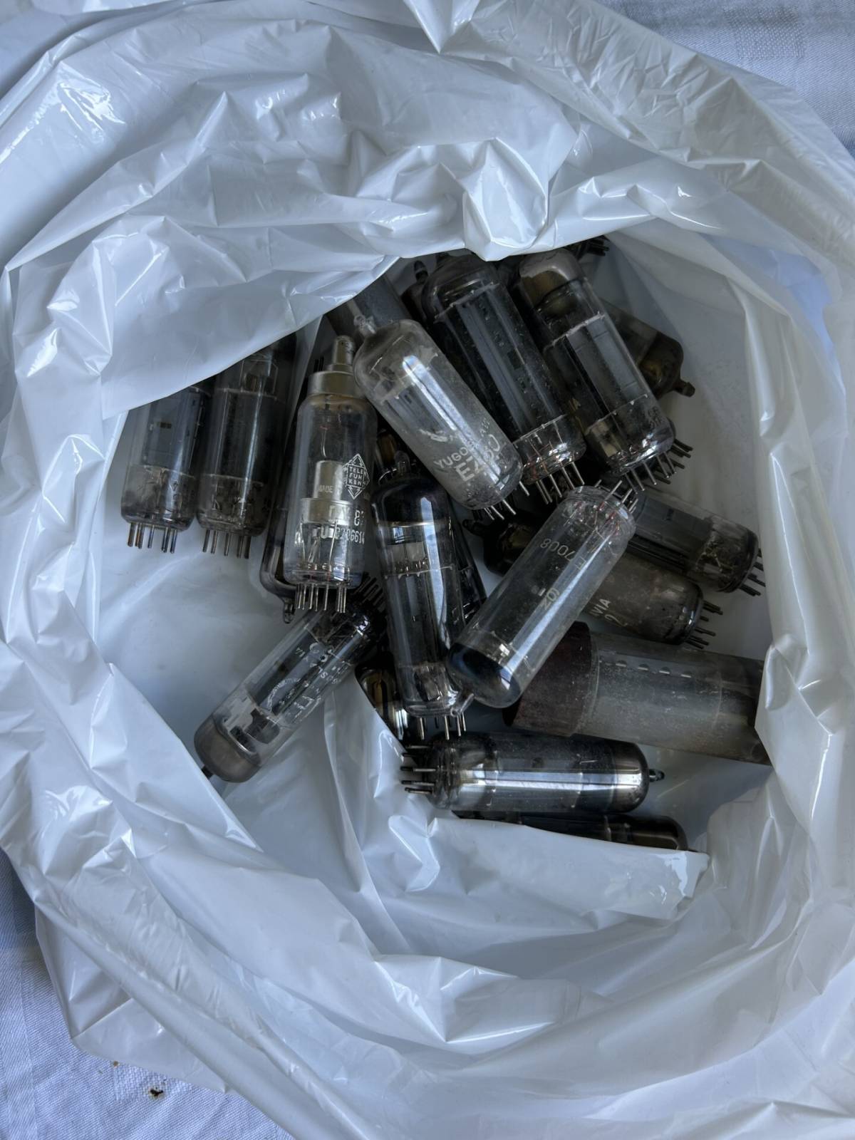 Lot korištenih elektroničkih cijevi