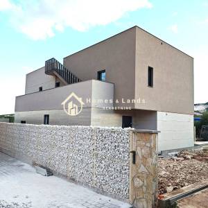Luksuzna villa s bazenom u okolici Trogira