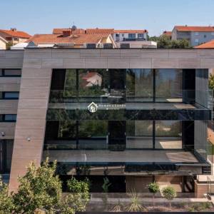 Malinska, otok Krk, apartman (S1) s bazenom 123m2 80 m od plaže