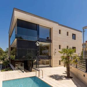 Malinska, otok Krk, apartman (S1) s bazenom 123m2 80 m od plaže