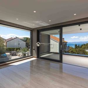 Malinska,otok Krk,penthouse (S3) s bazenom 128,47 m2 u blizini plaže