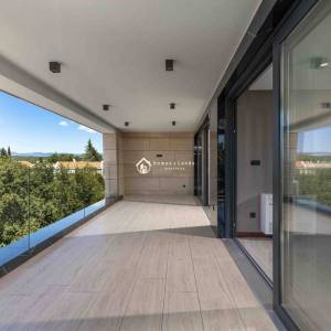 Malinska,otok Krk,penthouse (S3) s bazenom 128,47 m2 u blizini plaže