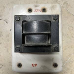 MREZNI TRAFO 220/V-12V