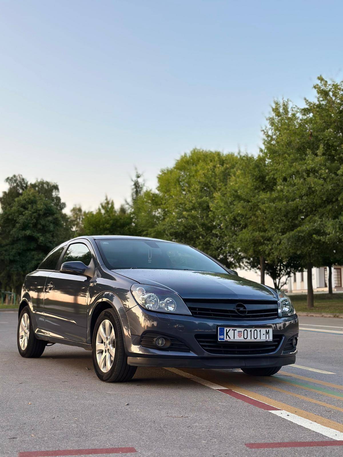 OPEL ASTRA H GTC