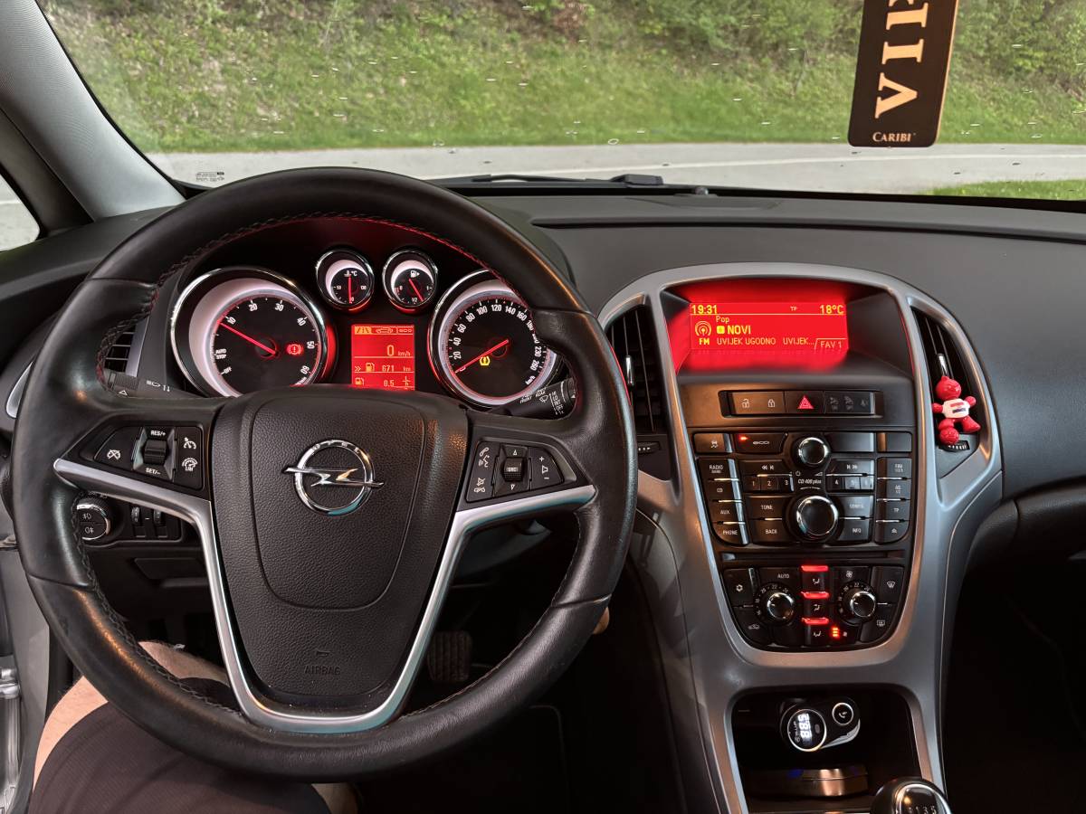 Opel Astra J 1.6cdti