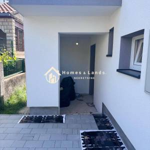 Posedarje,2-soban apartman na 1 katu(A4)43m2 s vrtom i parkingom 