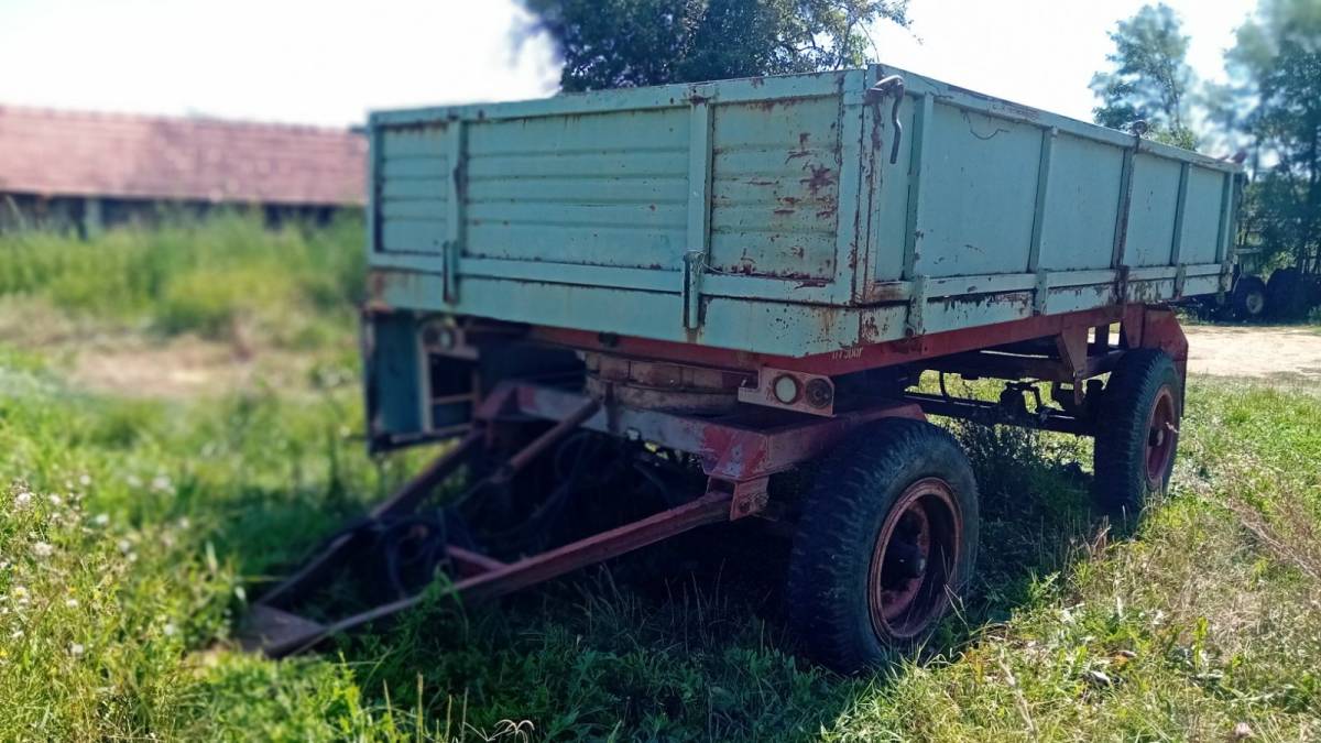 Prikolica kiper