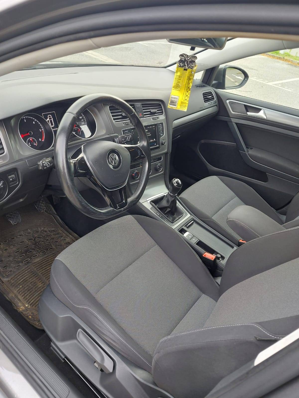 PRODAJEM GOLF 7 , KARAVAN 2016g