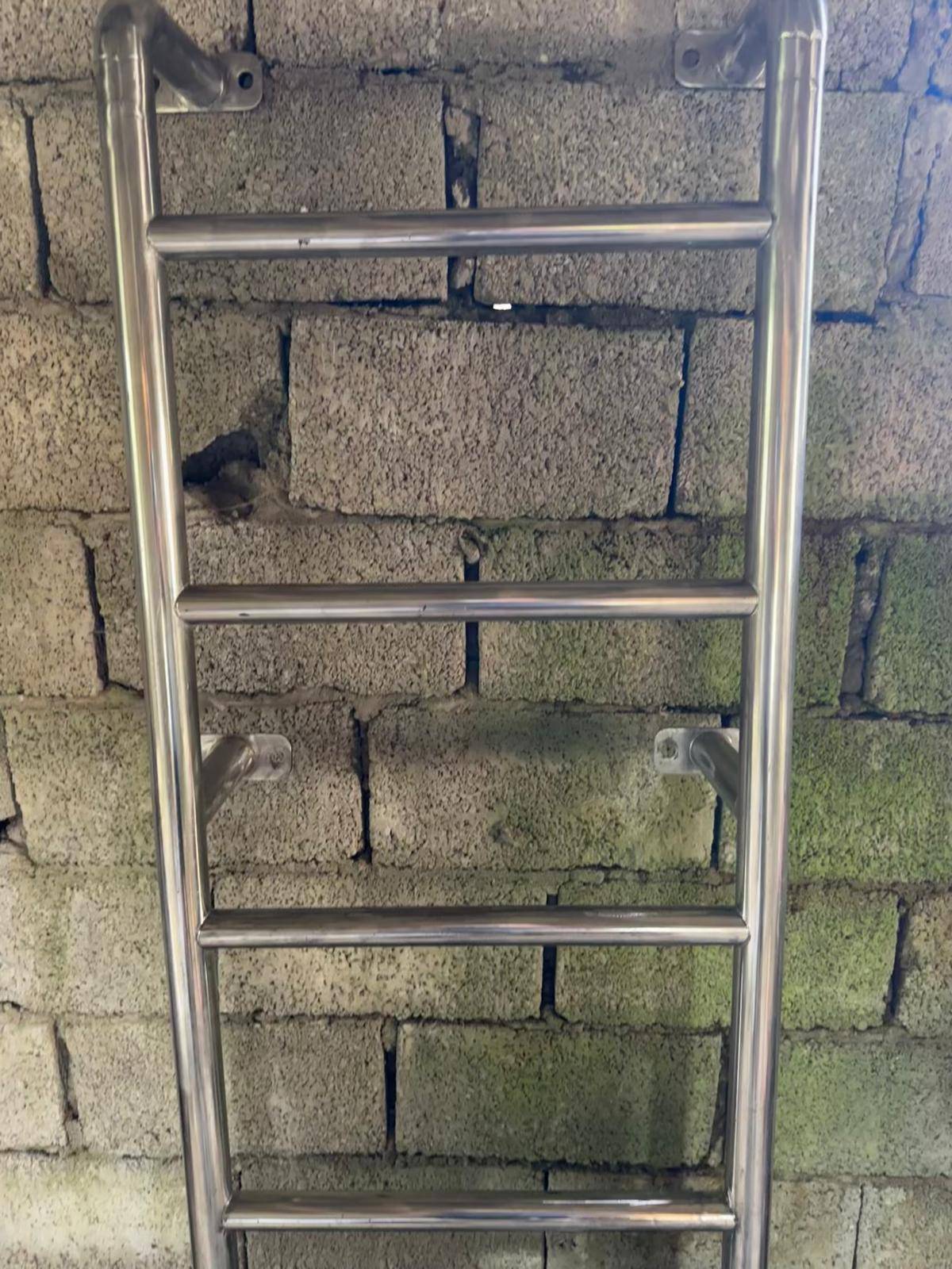 Prodajem inox penjalicu 180 cm – idealna za more ili bazen