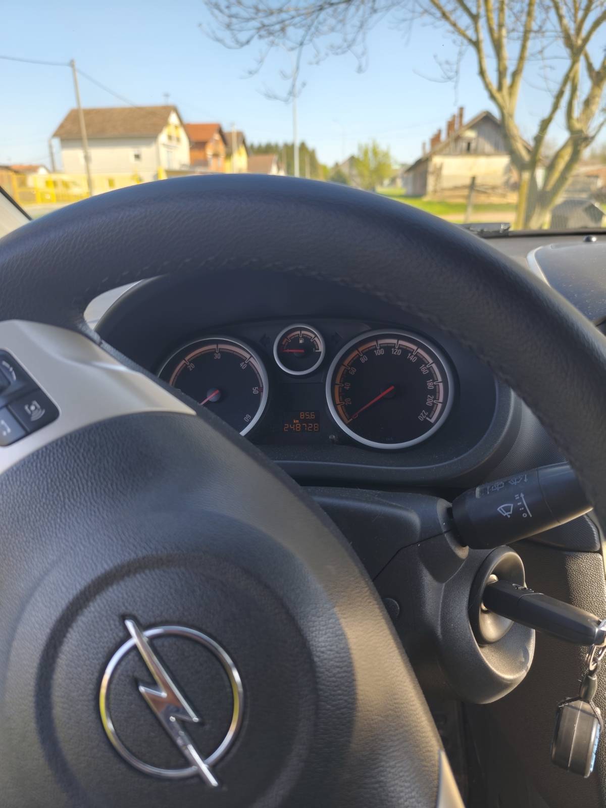 Prodajem Opel Corsu 1.3Cdti 2007god
