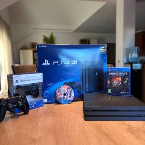Prodajem PlayStation 4 Pro konzolu u izvrsnom stanju