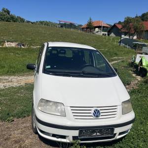 Prodajem VW Sharan 2003.