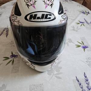 Prodajem žensku kacigu HJC