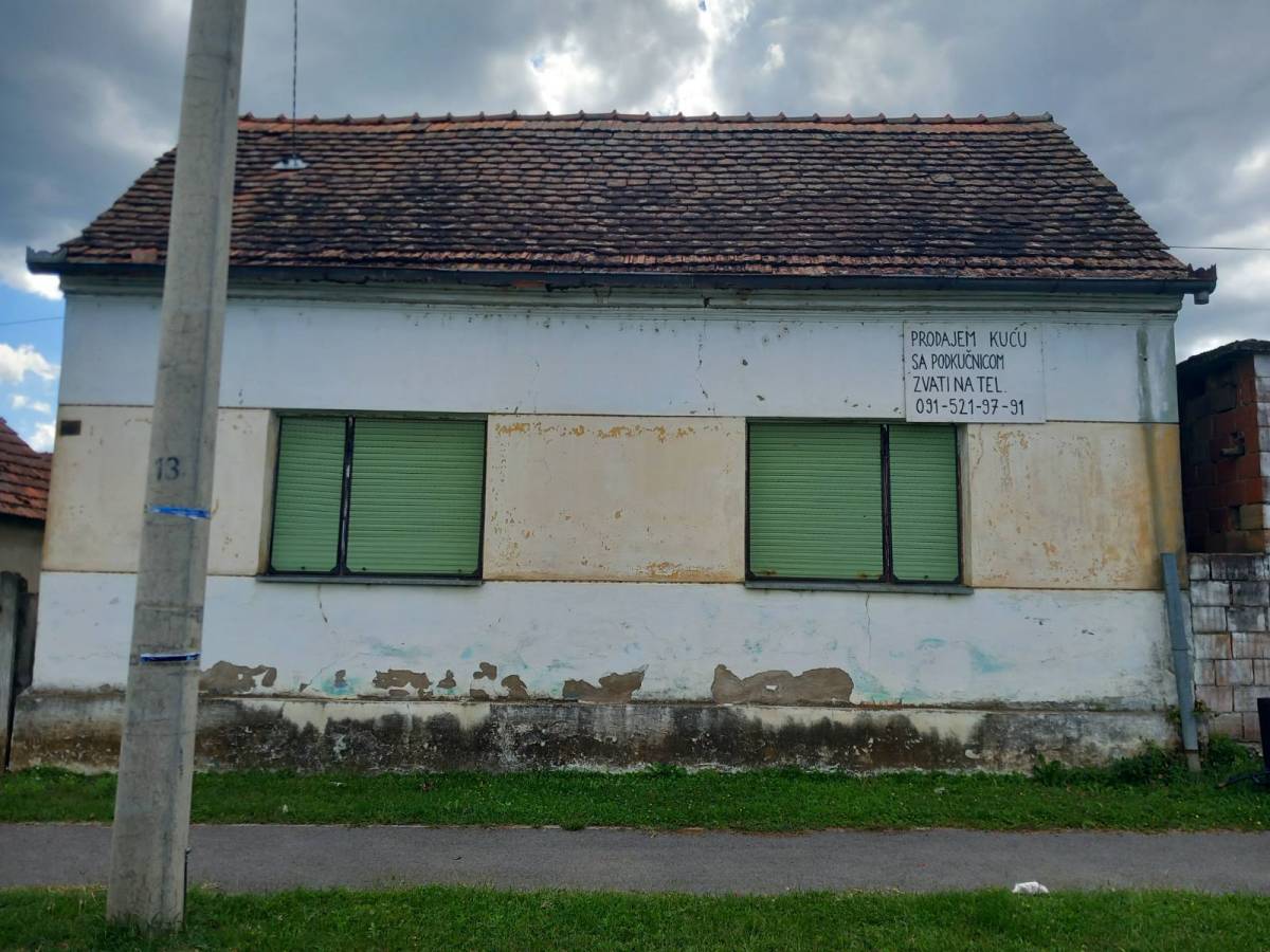 Seosko imanje Gornji Miholjac kod Slatine kuca sa okućnicom 1400 m2