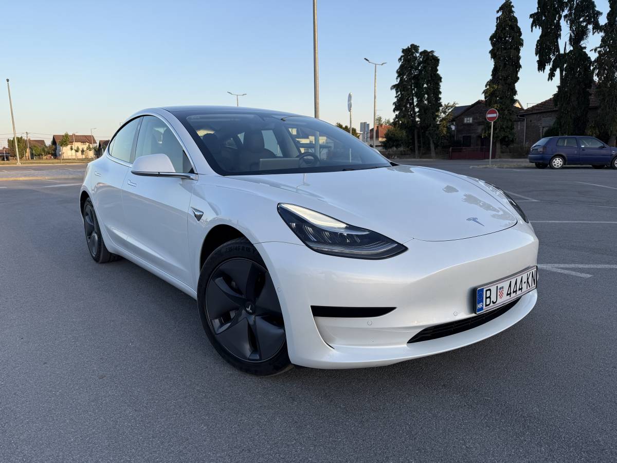 Tesla Model 3 SR+ RWD
