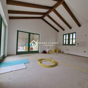 Tinjan,prekrasna obiteljska villa s bazenom 150m2 s okućnicom 621m2