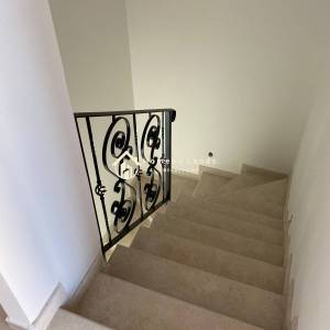 Tinjan,prekrasna obiteljska villa s bazenom 150m2 s okućnicom 621m2