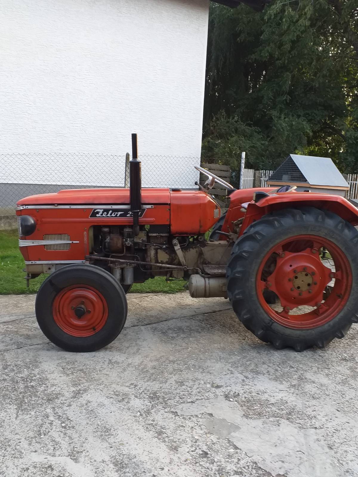 traktor zetor 2511