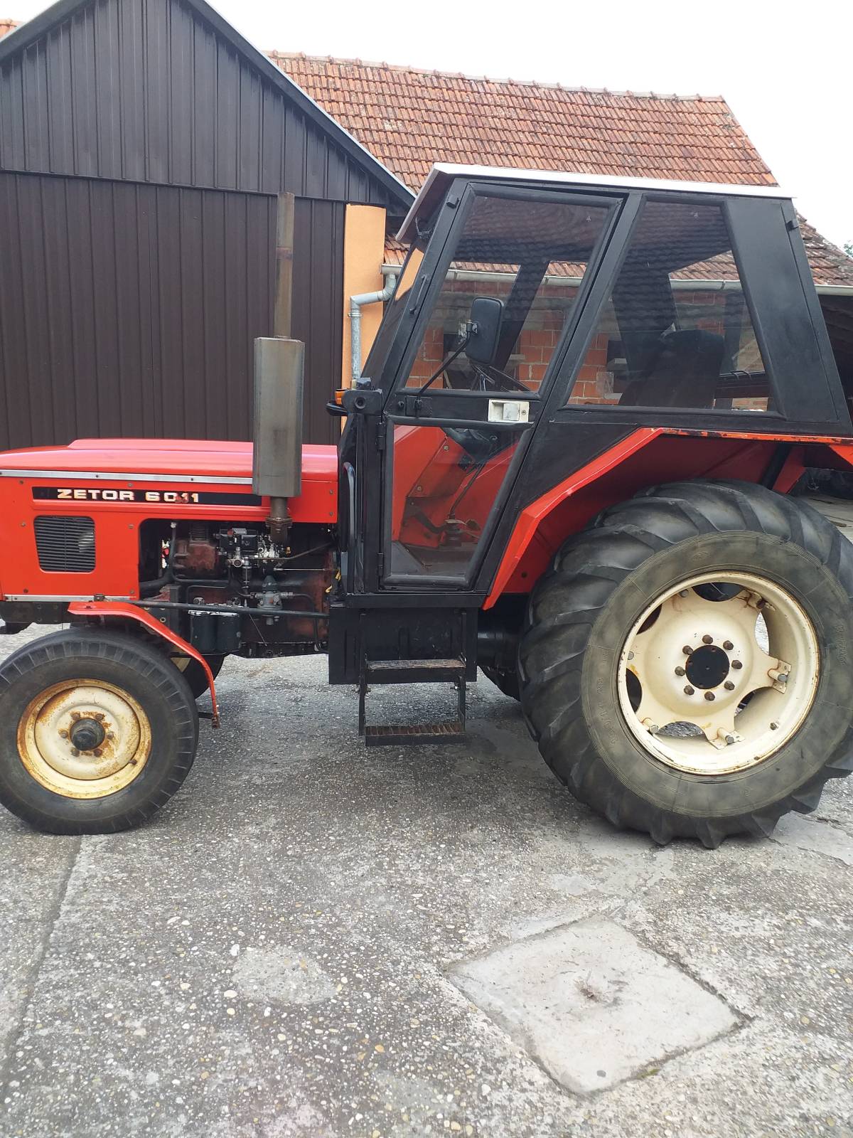 TRAKTOR ZETOR  6011 84 GODNA