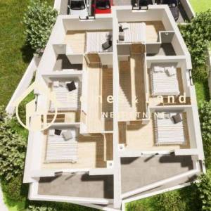 Vodice,prekrasan 4-soban stan 101m2 s prostranim vrtom i tri parkinga 