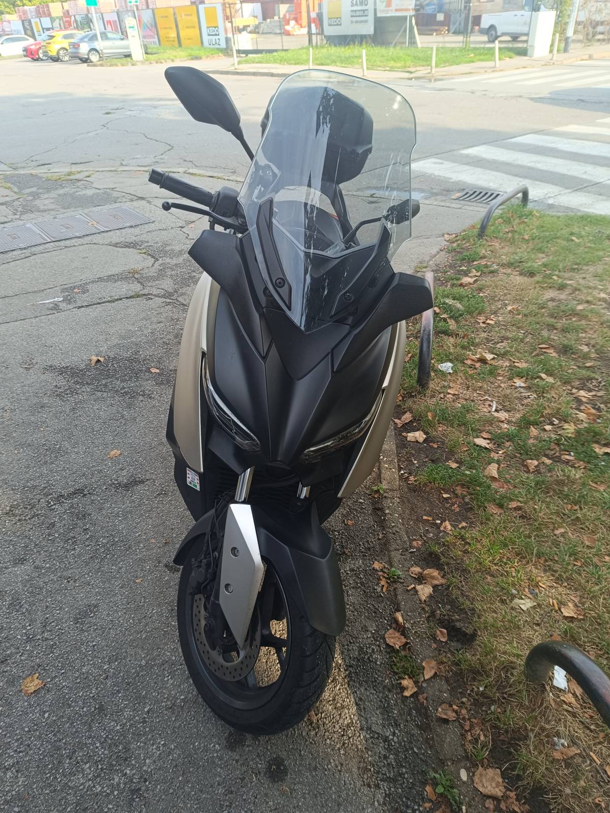Xmax 300
