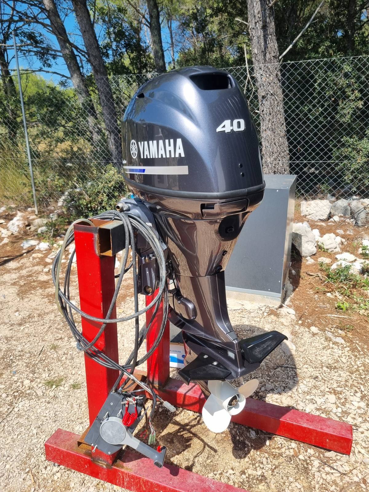 YAMAHA F40