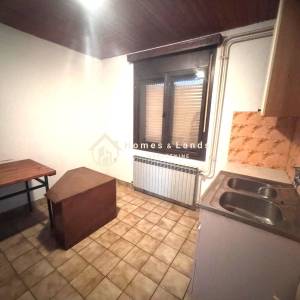 Zagreb,Brestje,prostrana trokatnica 300m2 s velikom terasom i garažom