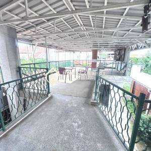 Zagreb,Brestje,prostrana trokatnica 300m2 s velikom terasom i garažom