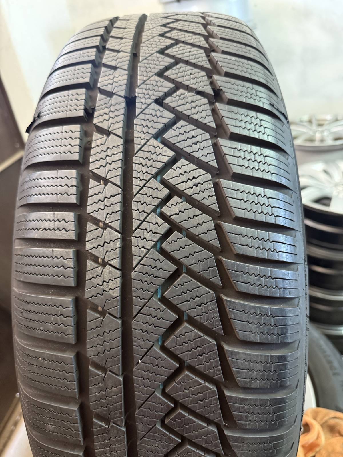 Zimske gume Continental WinterContact TS850P  235/55R19  / 4 komada