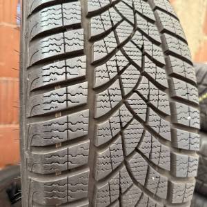Zimske gume Goodyear Ultra Grip 205/55R16 / 4 komada