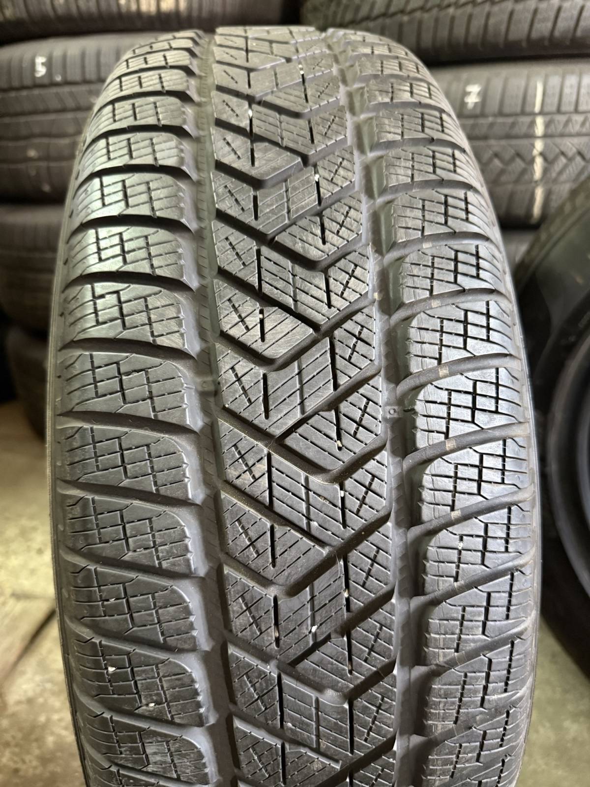 Zimske gume Pirelli Scorpion Winter 215/65R17 / 4 komada