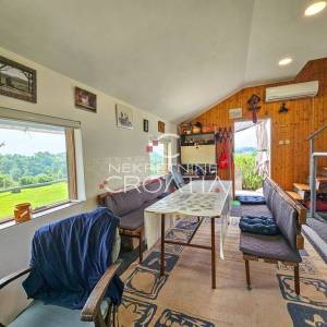 8.700 m2: kuća, klijet, livada, šuma, izvor vode! 