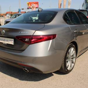 Alfa Romeo Giulia 2.2 Mjt AUTOMATIK 190ks *NAVIGACIJA, KAMERA*