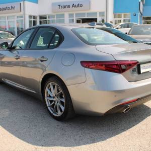 Alfa Romeo Giulia 2.2 Mjt AUTOMATIK 190ks *NAVIGACIJA, KAMERA*