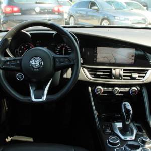 Alfa Romeo Giulia 2.2 Mjt AUTOMATIK 190ks *NAVIGACIJA, KAMERA*