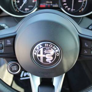 Alfa Romeo Giulia 2.2 MJT Veloce AUTOMATIK 210ks *NAVIGACIJA, LED, KAMERA*