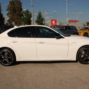 Alfa Romeo Giulia 2.2 MJT Veloce AUTOMATIK 210ks *NAVIGACIJA, LED, KAMERA*