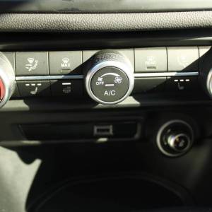 Alfa Romeo Giulia 2.2 MJT Veloce AUTOMATIK 210ks *NAVIGACIJA, LED, KAMERA*