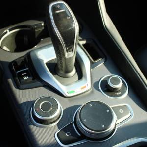 Alfa Romeo Giulia 2.2 MJT Veloce AUTOMATIK 210ks *NAVIGACIJA, LED, KAMERA*