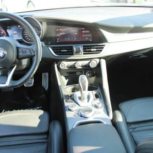 Alfa Romeo Giulia 2.2 MJT Veloce AUTOMATIK 210ks *NAVIGACIJA, LED, KAMERA*